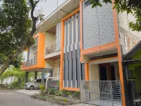 Java Mulia Homestay Syariah Hotels in Pasuruan