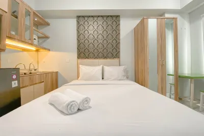 Basic Studio at Candiland Apartment By Travelio Ξενοδοχεία στην πόλη 