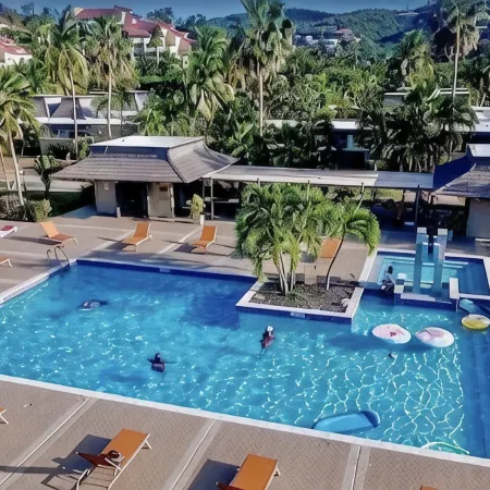 Next To Margarittaville Beautiful Remodeled Villa Hotels in Frydendal