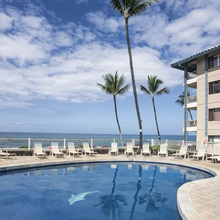 Beautiful Oceanfront Kona Reef Resort Private Top Floor Condo A33, AC throughout