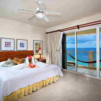 Fabulous Beachfront Home-Family Friendly, Las Brisas 402 Reduc min stay 3 days Rooms
