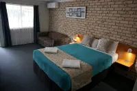 Kilcoy Gardens Motel - parking