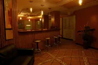 ألاجويلا باكباكرز أيربورت هوستل - بار