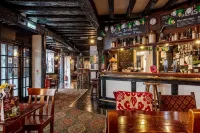 The New Inn by Roomsbooked - bar