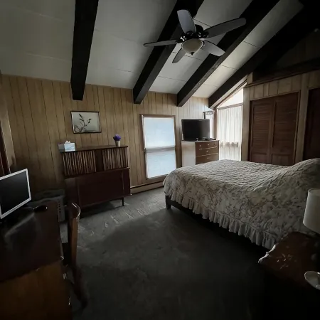 Wiseman Cottage on Hubbard Lake
