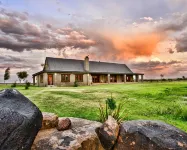 Otterskloof Private Game Reserve - parking