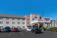 舒適套房酒店-北肯塔基 - 停車場