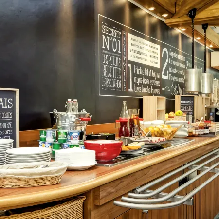 Ibis Lyon Est Bron