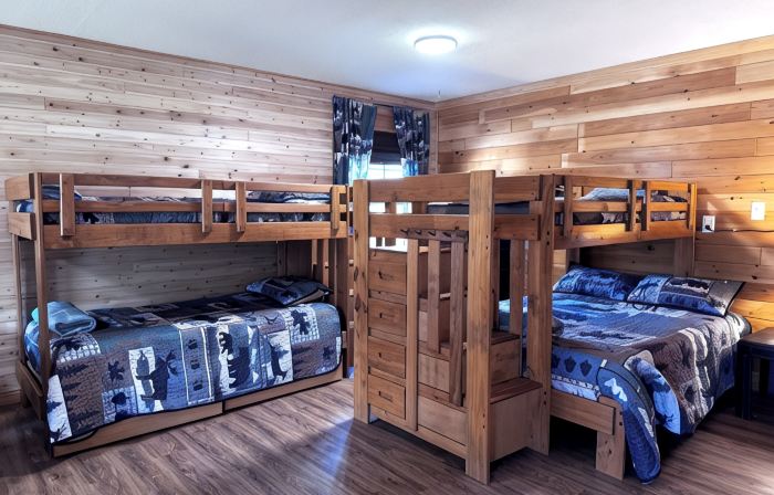 Cozy Cabin on Little Moose Lake & Snowmobile Trail