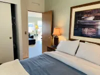 Waterfront Hoodsport Cabin, Hood Canal Beach Oasis