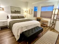 Cozy Chelan Condo, Lake & Mountain Views