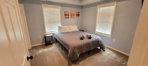2nd Floor Lakeview 2-Bedroom Condo in Geneva U4 - 3-Sterne