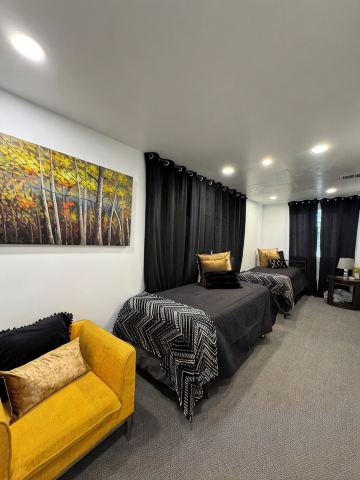 Elegant Modern Winslow Home