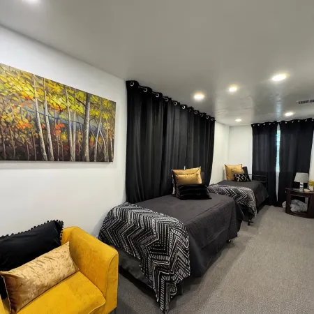 Elegant Modern Winslow Home