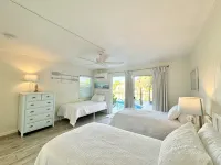 SC2 11th ST. in Kcb. Best Home Away from Home – 2Br/2BA with Private Pool & Dock