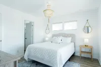 Beautiful 6 bedroom beach house with pool and elevator! Steps from the beach! - 4-Star