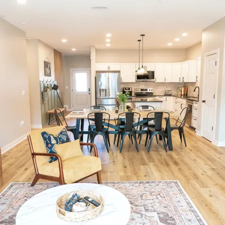 NEW Springmill Escape in Westfield - 2 king beds, office, fenced yard and more