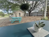 Frio River House + Bunkhouse, Private Volleyball Pool, Pavilion, Riverfront! Hotels in Real County