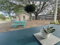 Frio River House + Bunkhouse, Private Volleyball Pool, Pavilion, Riverfront!