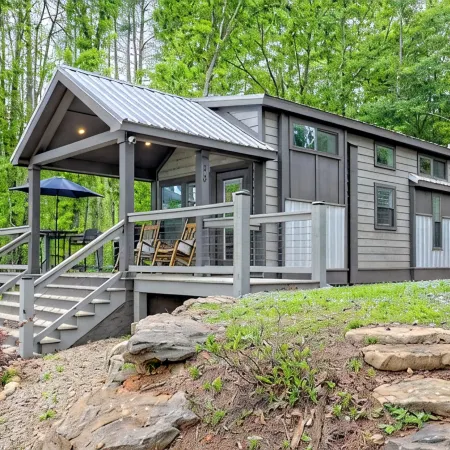 Cozy Cabin in Enchanting Franklin with AC