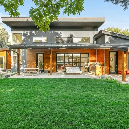 Boulder Indoor-Outdoor Oasis