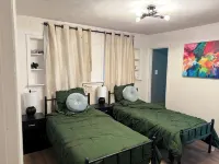The Fountain Collective Charming 3-bedroom house with AC, WiFi in Center - Wi-Fi