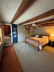 AllSports lakefront cottage. 3 bedrooms, 2 baths, private beach, yard and deck