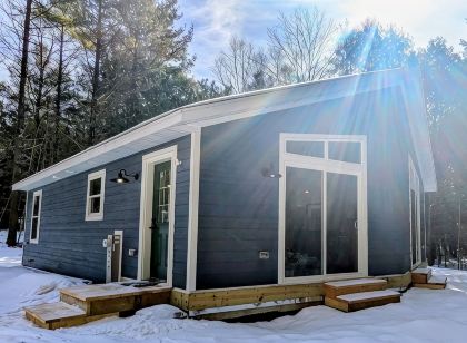 Charming quiet 2-bedroom house set in a cedar forest in welcoming Fish Creek