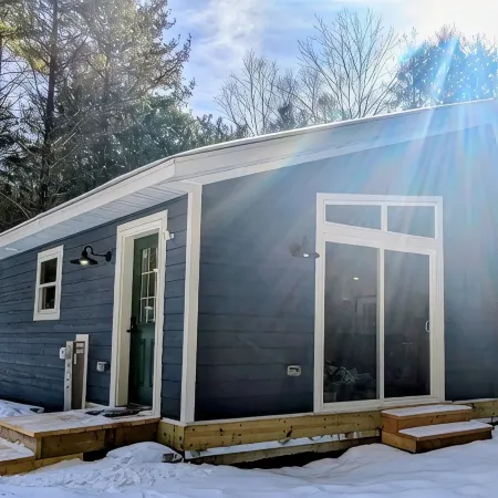 Charming quiet 2-bedroom house set in a cedar forest in welcoming Fish Creek