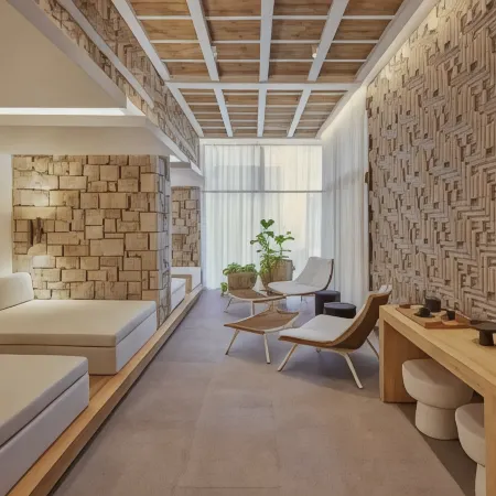 W Costa Navarino