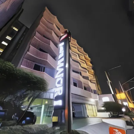 Major Hotel Отели рядом с достопримечательностью «Дендрарий Халла»