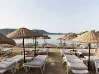 Costa Bitezhan Hotel - 비치 리조트