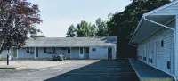 Shangri-La Motel Hotels in 