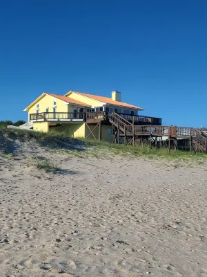Great price!Beachfront with Stunning gulf view from this Great home with hot tub