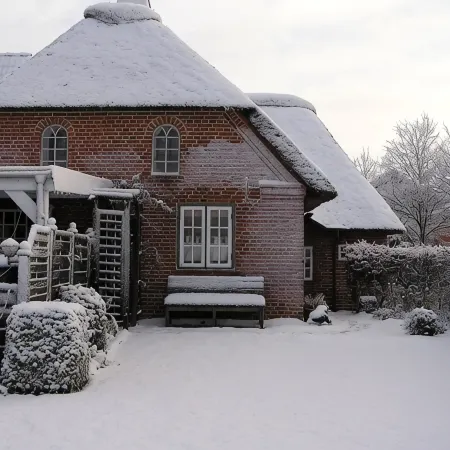 Holidays under thatch in the Stormstadt Husum 4 STARS