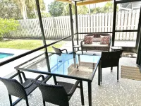 Jupiter Inlet Village House W/Pool - Walk to the Beach, Inlet, Pelican Club - con encanto