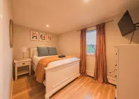 LUXE 3BR Near Boston, Airport, and Beach! - Homestays