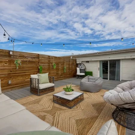 Central Luxury 3-Level Home - Rooftop + Garage