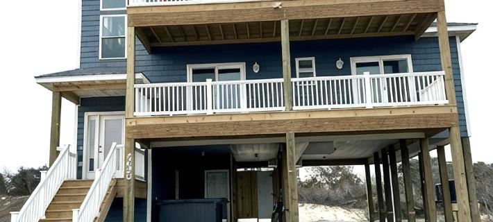 Steps from the Water! Beautiful New Home in the Heart of 4X4 Wild Horse Carova Hotels in Currituck County