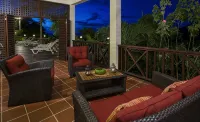 Entire Complex with Spectacular Views sleeping 16 people - Wifi