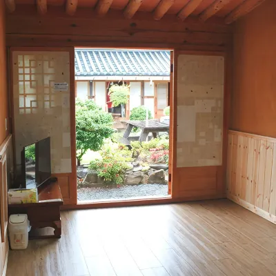 Gyeongju Rockheewon Hanok Stay Hotels near Seokbinggo