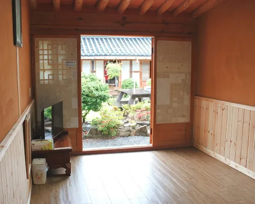 Gyeongju Rockheewon Hanok Stay โรงแรมใกล้ซ็อกบิงโก