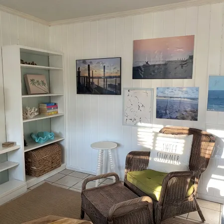 Charming Artist’s Cottage Near the Beach, Large Lot with Beautiful Oaks