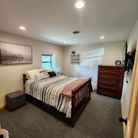 Busse's Roost Cozy Mountain Home