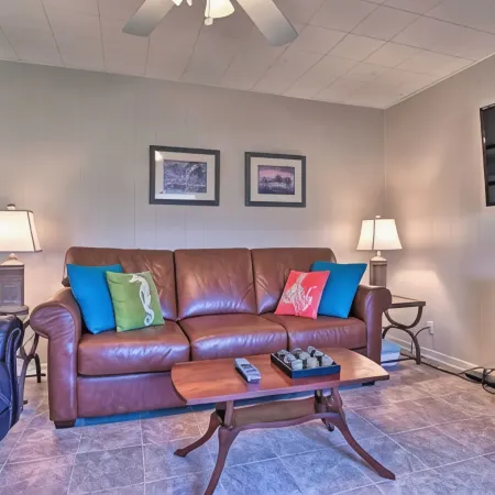 "REEL CATCH" 5 minutes from BEACH & FISHING CENTER!