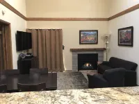 3 Bed, 2 Bath; Near Ski Resorts stream view Great Pool, Hot Tubs, Covered Garage