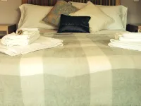 The Charlton Inn - Inns