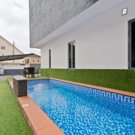 6 Bedroom Mansion in Lekki Phase 1