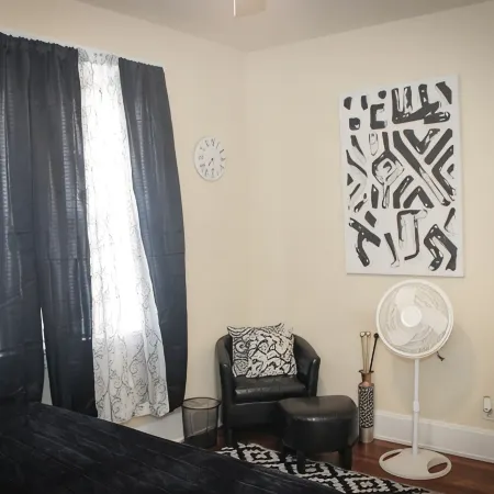 Modern Cozy Getaway 6 Miles from Downtown, Cincinnati