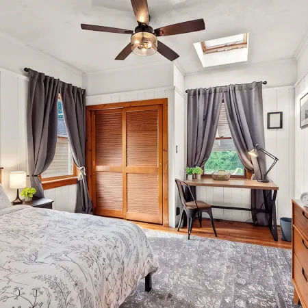 Spacious Victorian in the heart of Catskill Village - Close to All